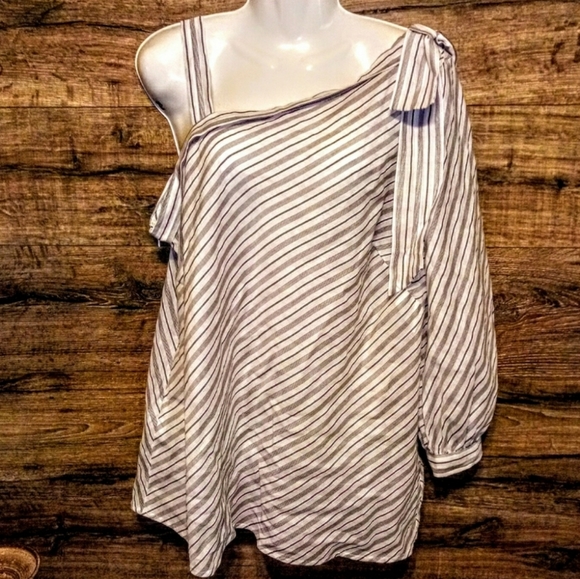 New York & Company Top One Shoulder Stripe - Picture 2 of 11